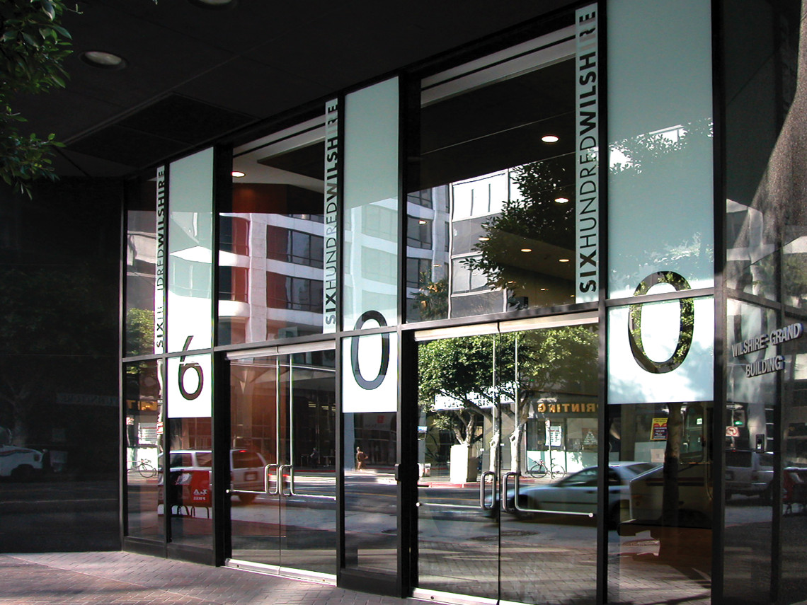 600-Wilshire-1-building-entry-graphics