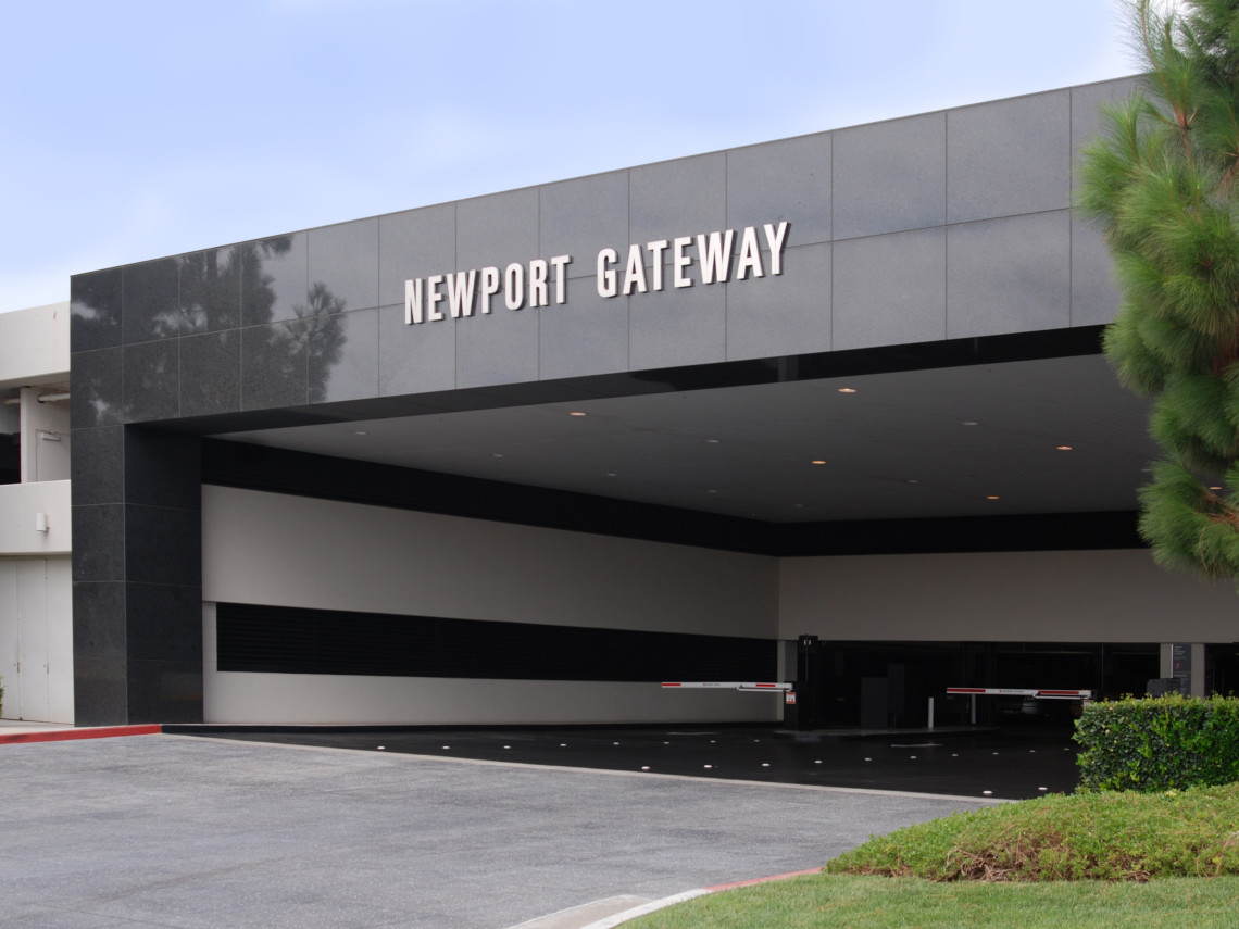 Newport-Gateway-3-parking-garage-entry-sign