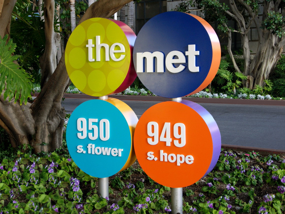 The-Met_2-project-address-ID-sign