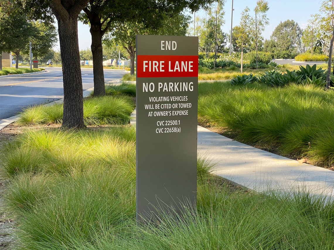UCIRP-14-fire-lane-blade-sign