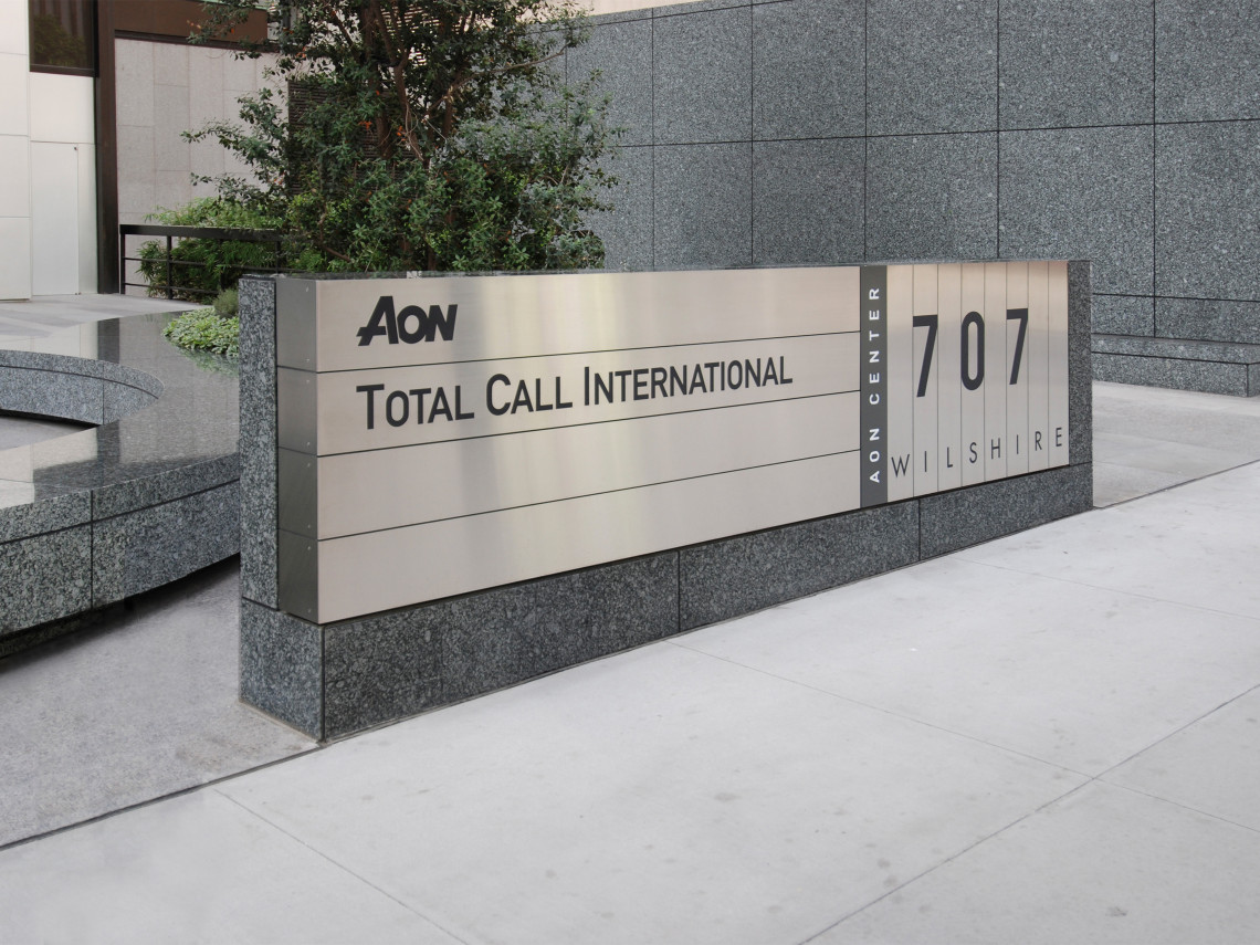 707-Wilshire-Aon-Center-2-tenant-ID-monument-sign-design