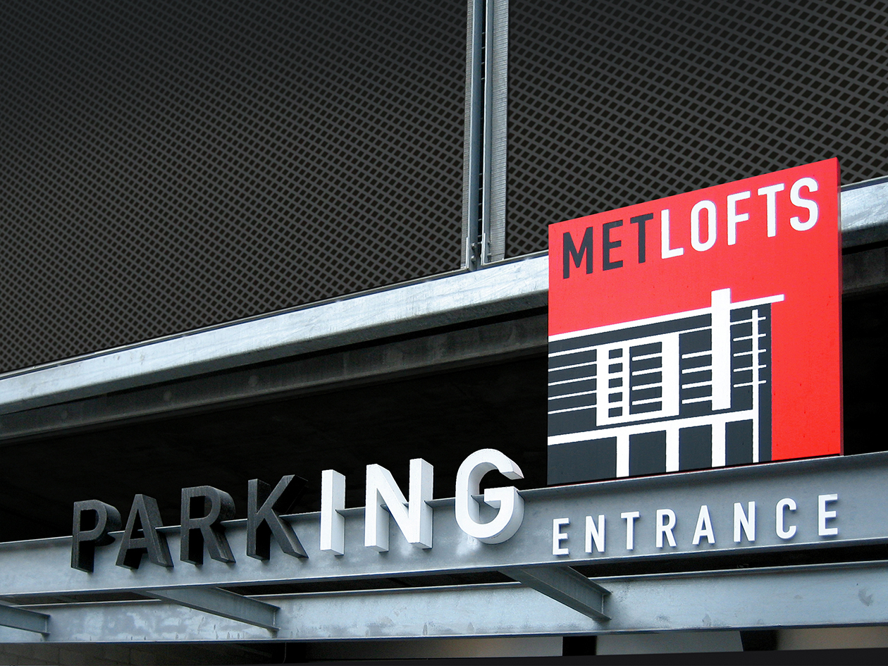 Met-Lofts-home-parking-entrance-sign